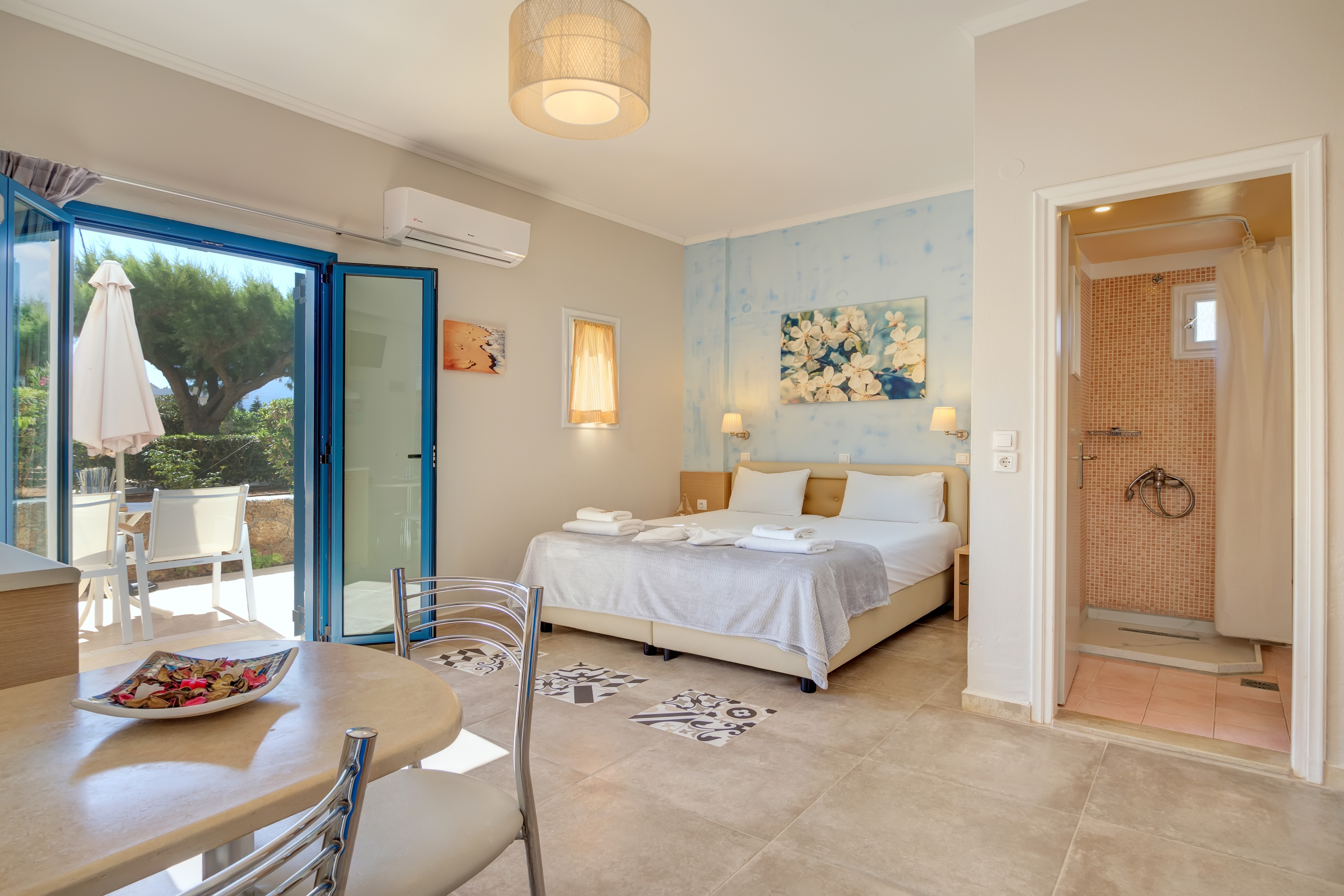 Pyrgos Beach Hotel Apartment