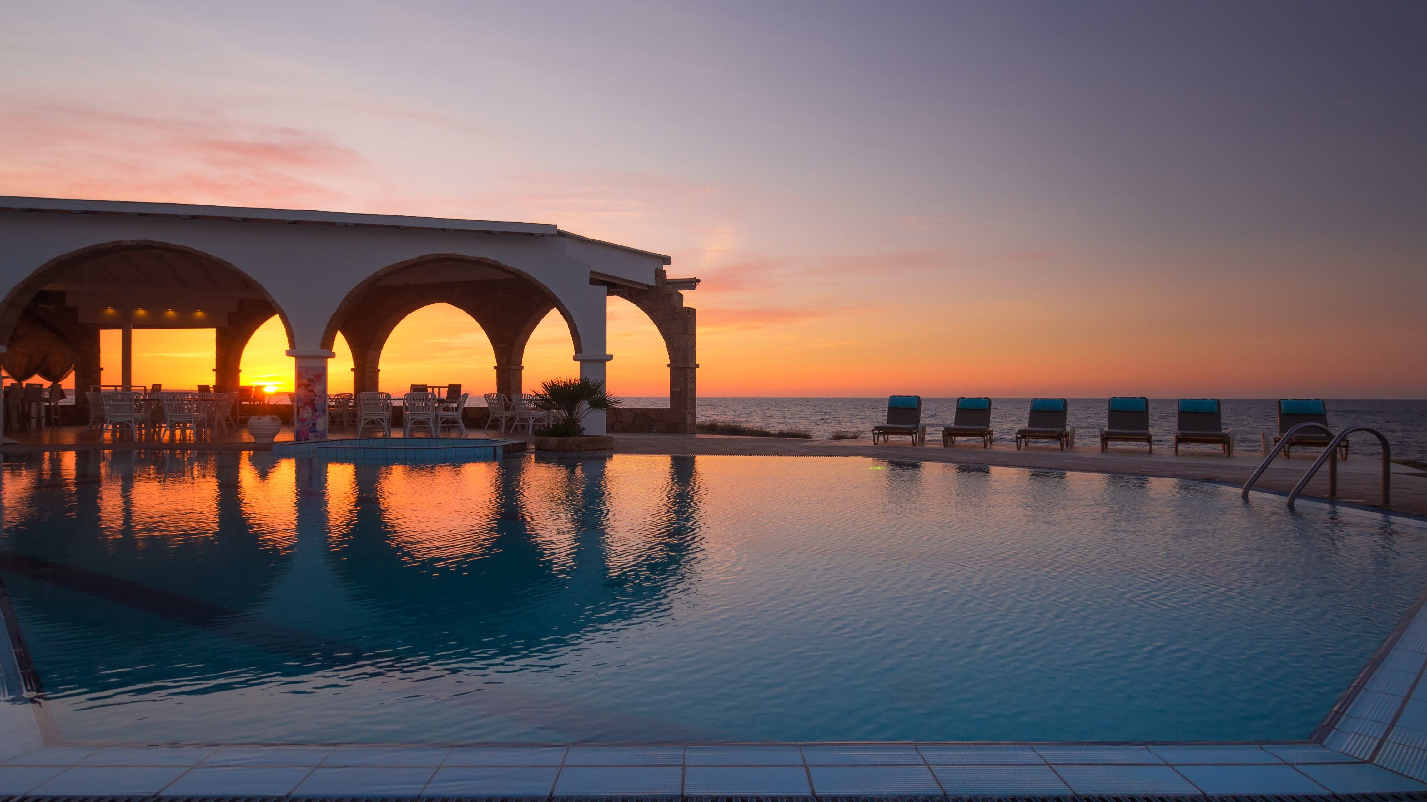 Pyrgos Beach Hotel Apartment