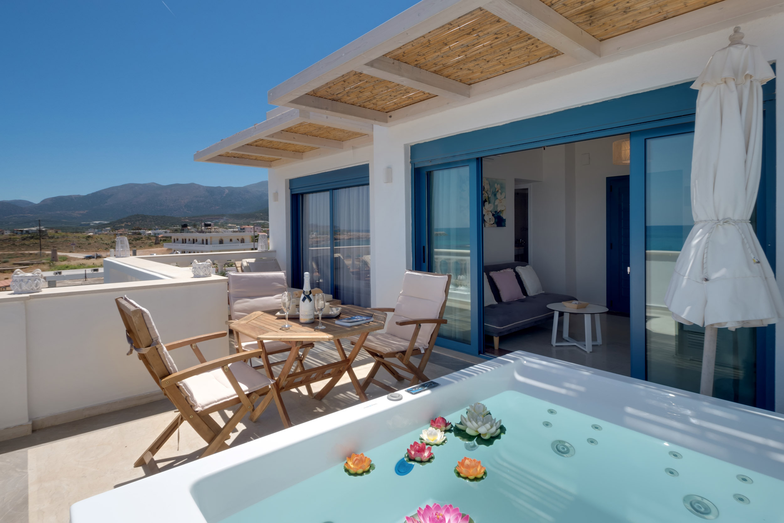 Pyrgos Beach Hotel Apartment
