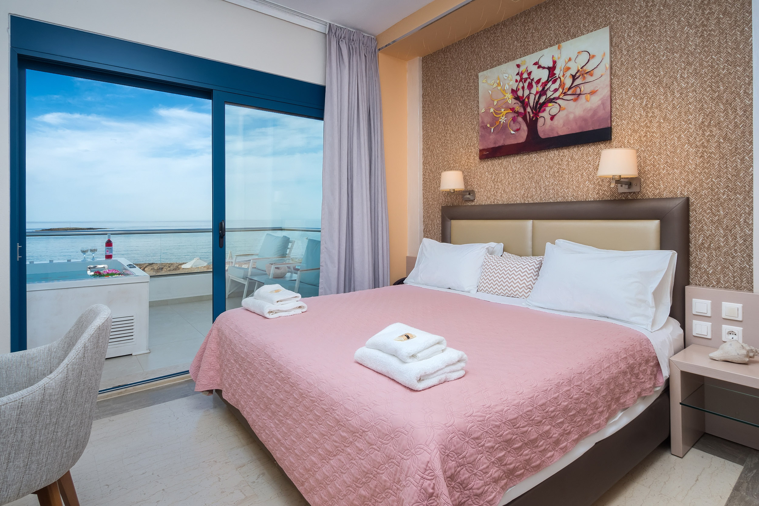 Pyrgos Beach Hotel Apartment