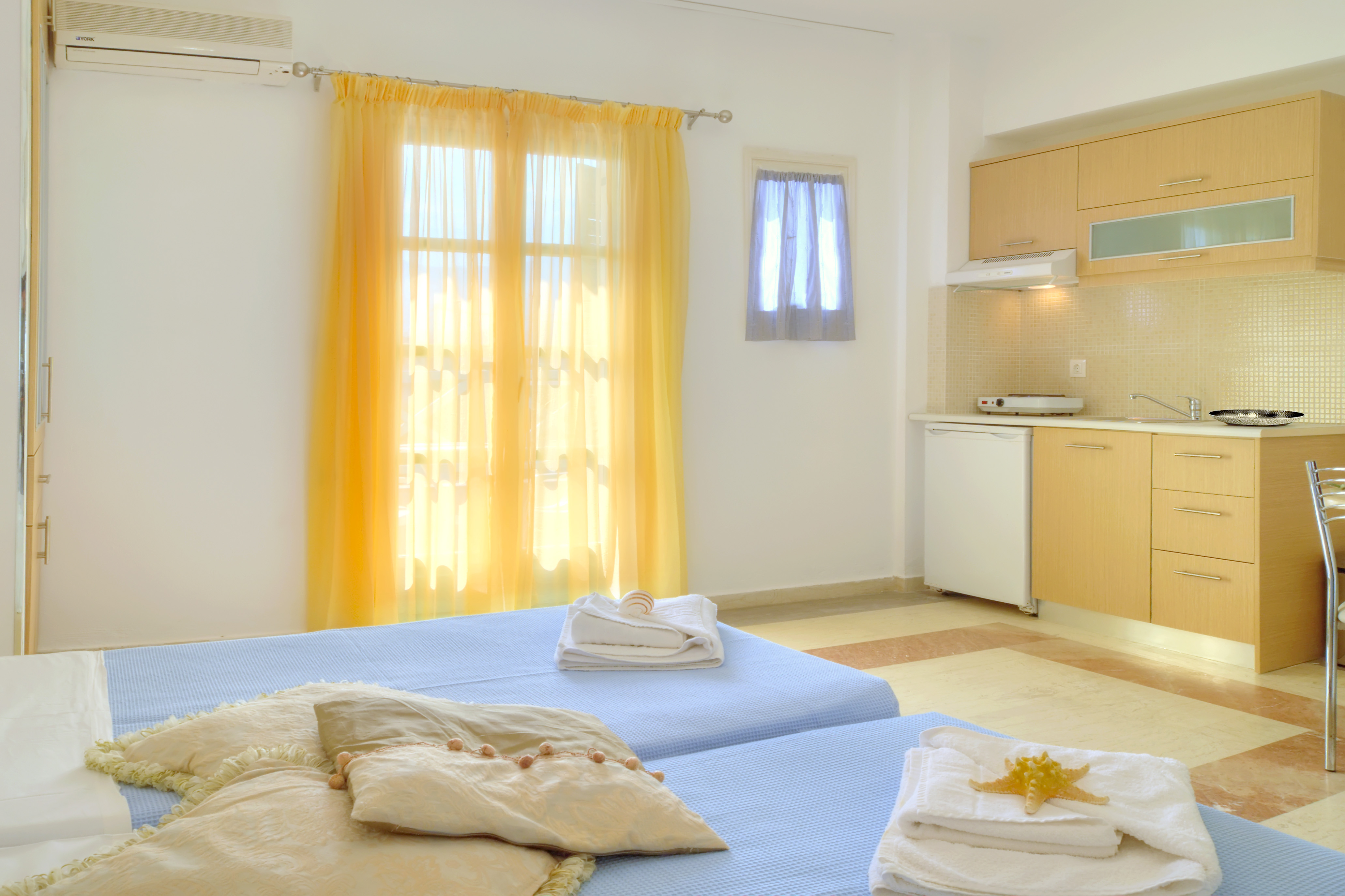 Pyrgos Beach Hotel Apartment